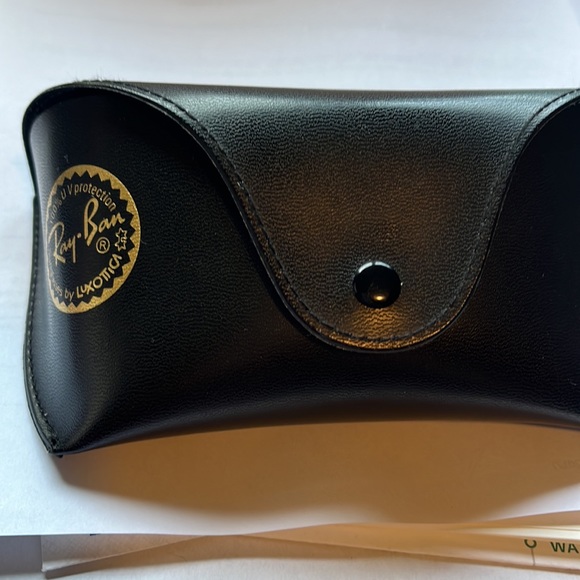 Ray-Ban sunglasses - Picture 3 of 3